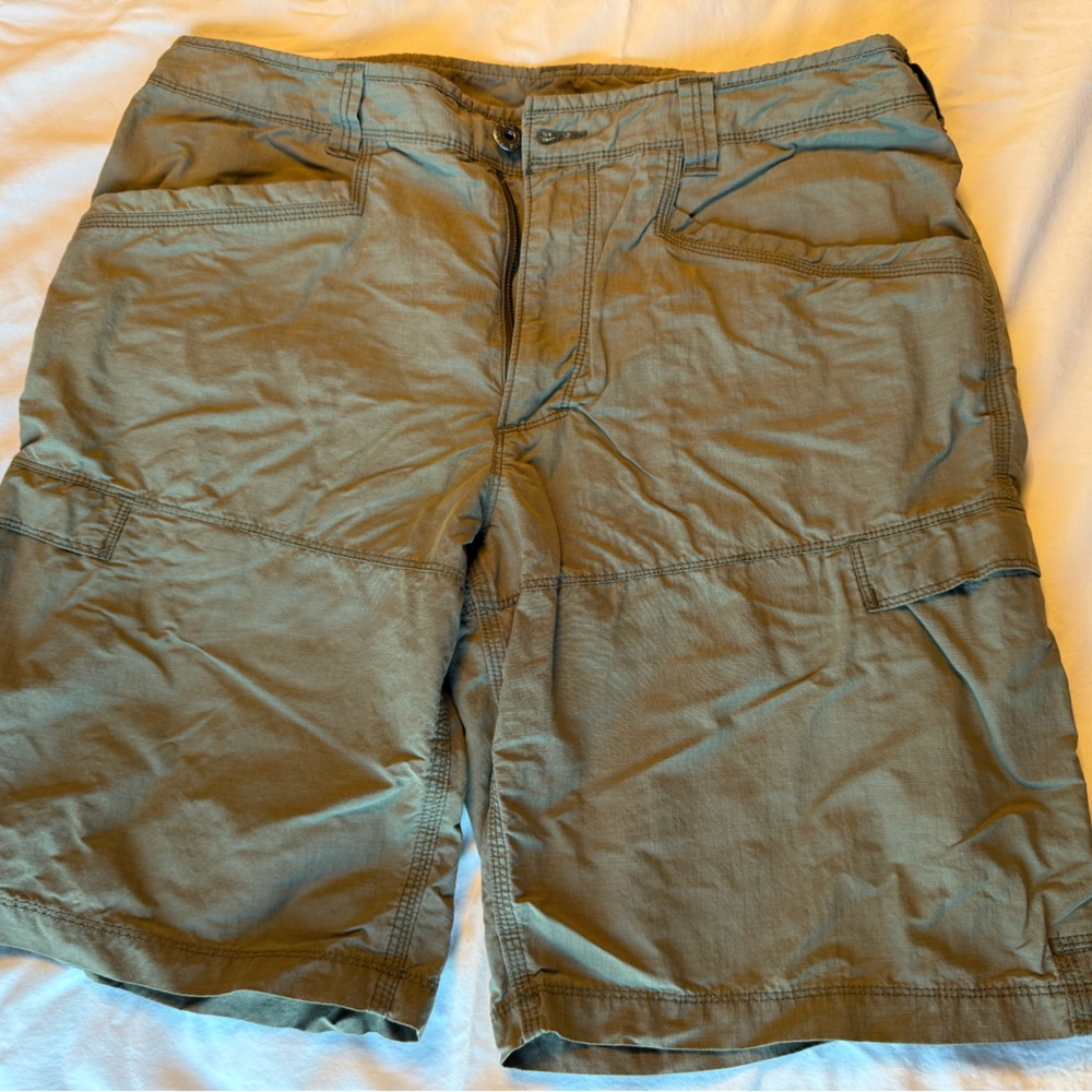 The North Face Men's Olive Cargo Shorts